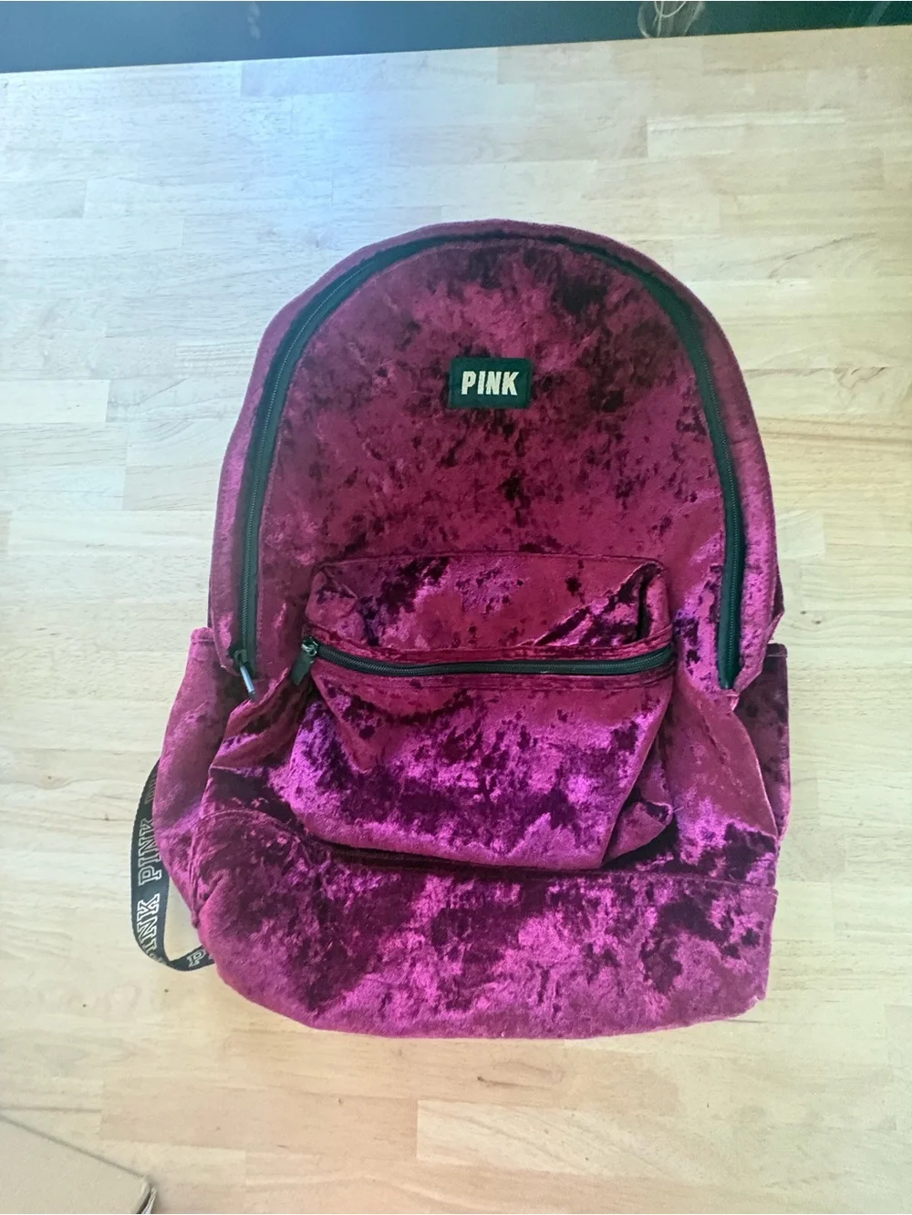 VS pink backpack - Picture 3 of 11
